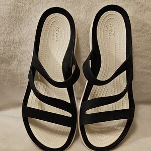 CROCS Women's Black Strappy Sandals